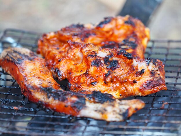 Photo vue rapprochée de la viande sur le barbecue