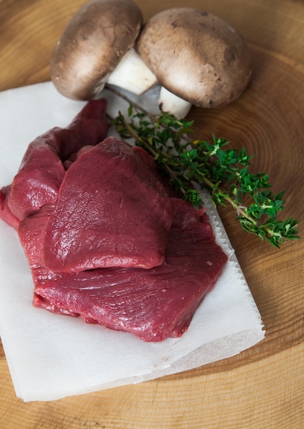 Photo vue rapprochée de la viande sur la table