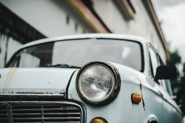 Vue rapprochée d'une voiture vintage