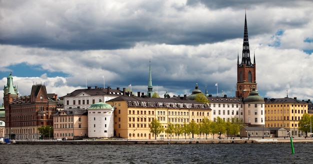 Vue de Riddarholmmen de l'hôtel de ville de Stockholm