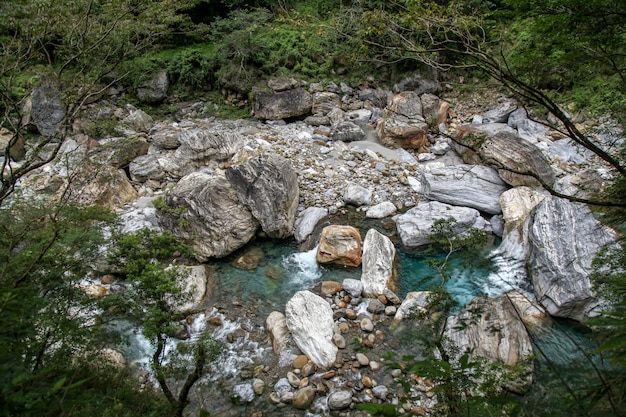 Vue De La Rivière D'eau Bleue à Taroko Paysage Du Parc National à Hualien, Taiwan.