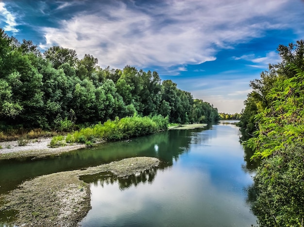 Vue sur la rivière Reno en automne