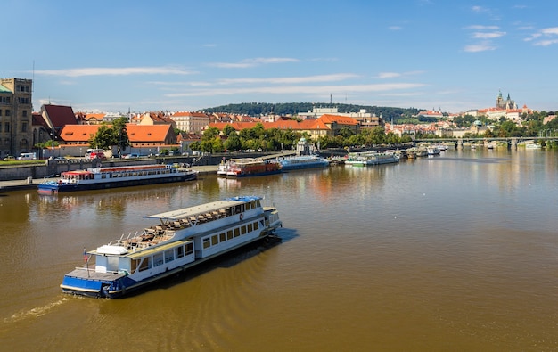 Vue sur la rivière Vltava à Prague