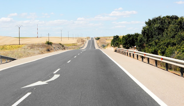 Vue sur la route asphaltée