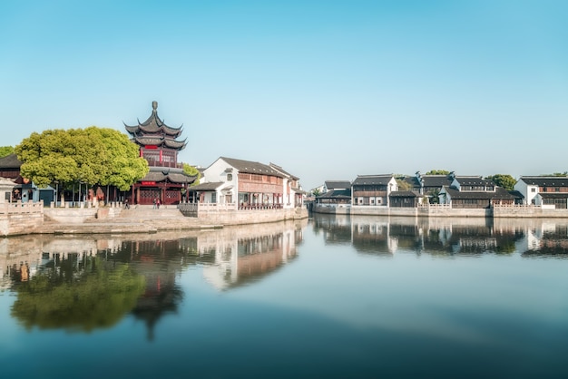 Vue sur la rue des bâtiments anciens de la ville ancienne de Suzhou