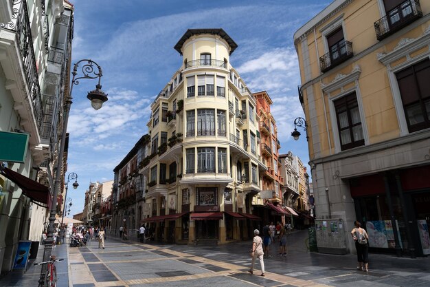Vue d'une rue commerçante du centre de Len Castilla y Len Espagne