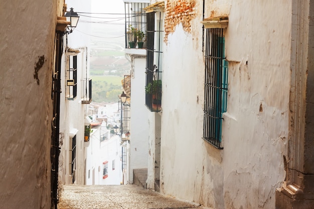 vue de la rue pittoresque à Arcos de la Frontera