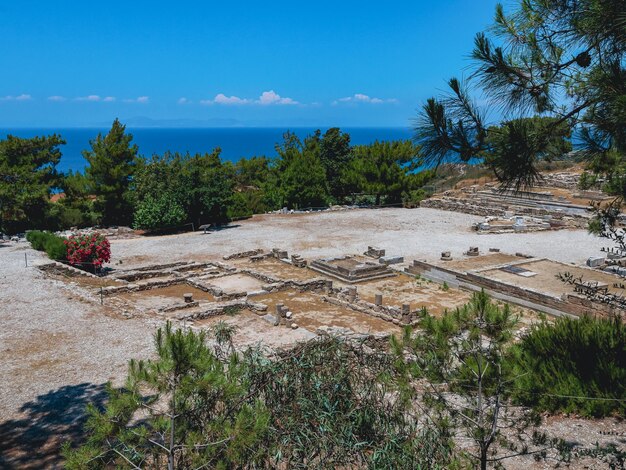 Photo vue des ruines du vieux kamiros en grèce