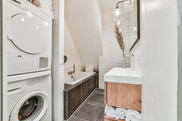 Vue de la salle de bain à la maison
