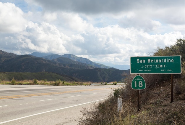 Vue de San Bernadino Rim of World Highway