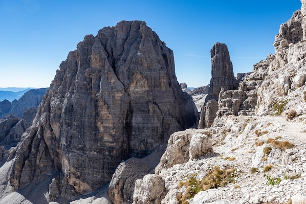 Vue sur les sommets des montagnes Brenta Dolomites Trentino Italie