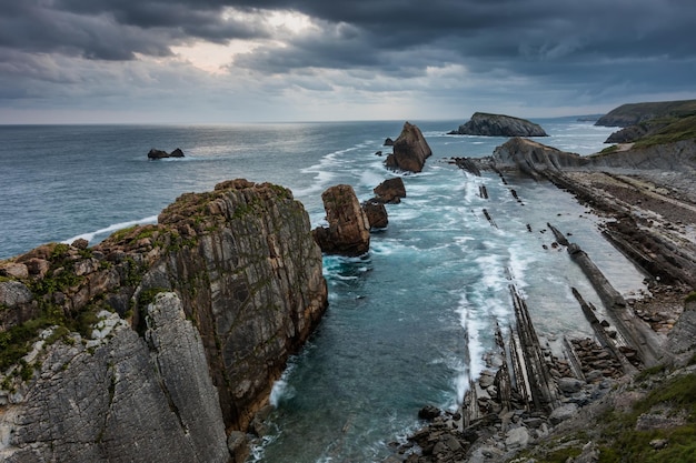 Vue spectaculaire de Playa de la Arnia Cantabrie Espagne