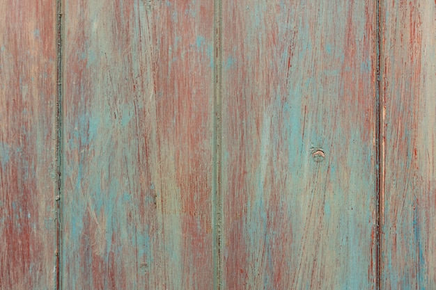 Vue de la table en bois colorée texturée.