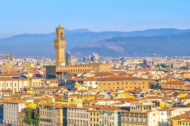 Vue sur les toits de Florence depuis la vue de dessus en Italie