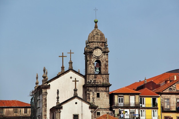 La vue sur les toits des maisons d'époque dans la ville de Porto Portugal