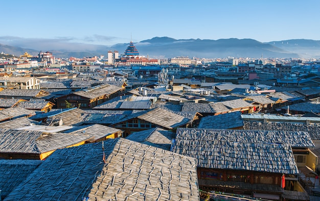 Vue sur les toits de la vieille ville de Shangrila Yunnan Chine