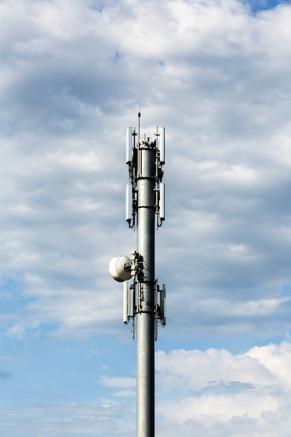 Photo vue de la tour de télécommunication