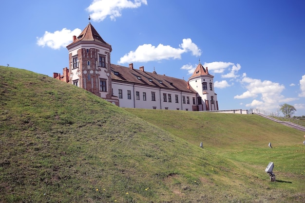 Vue touristique du château en Biélorussie