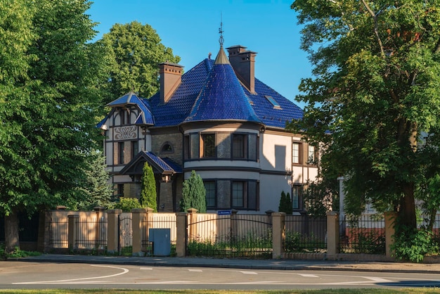 Vue d'une villa dans le quartier historique d'Amalienau Kaliningrad Russie