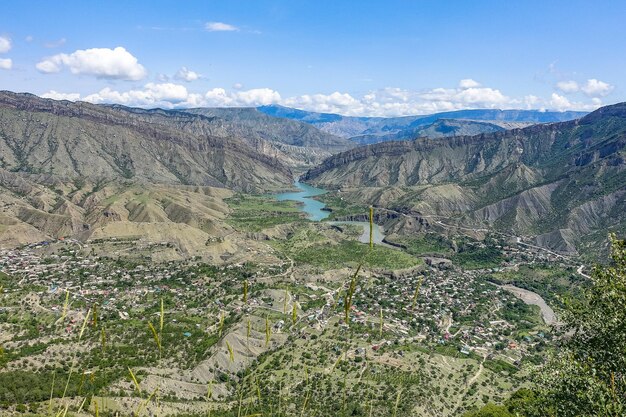 Vue sur le village de montagne de Gunib Daghestan Russie juin 2021