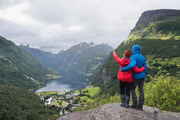 Vue sur le village touristique Geiranger Norvège