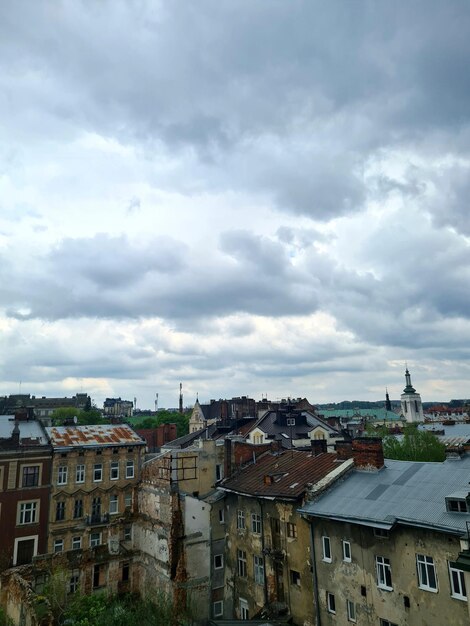 Une vue de la ville depuis le toit de la vieille ville.