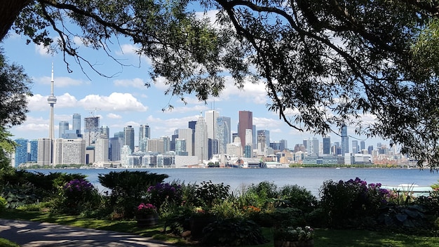 Photo vue de la ville sur le front de mer