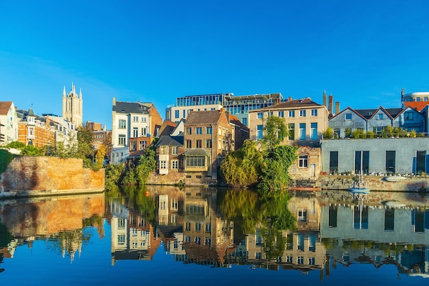 Vue de la ville historique du paysage urbain du centre-ville de Gand en Belgique