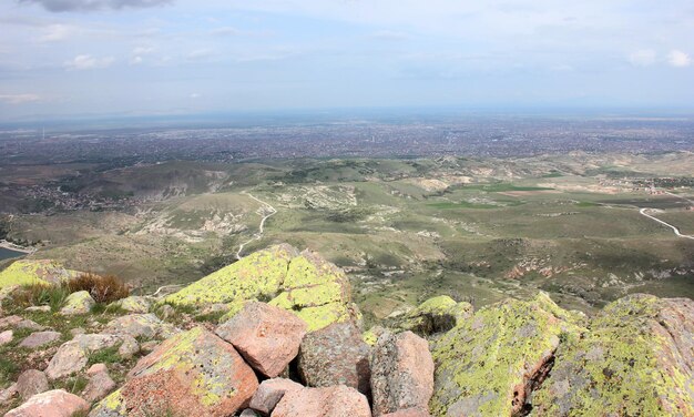 Vue de la ville de konya depuis les collines