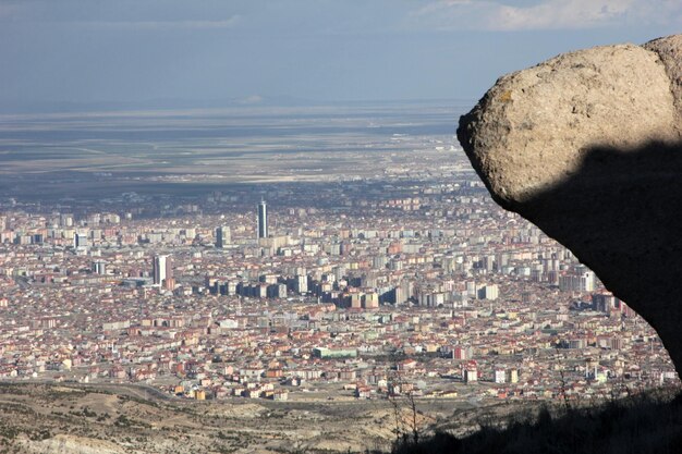 Vue de la ville de konya depuis les collines