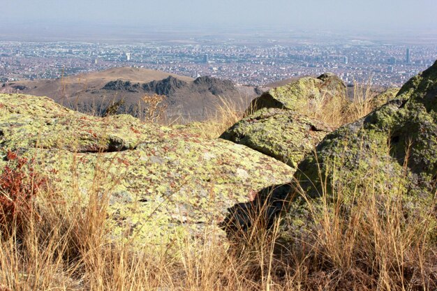 Vue de la ville de konya depuis les collines