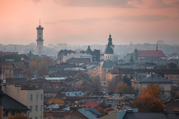 Vue de la ville de Lviv Sunrise