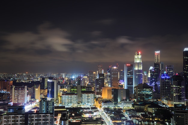 vue de la ville de Singapour dans la nuit