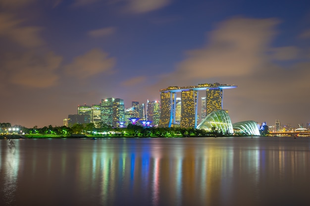 Vue de la ville de Singapour vue de Marina Barrage à Singapour