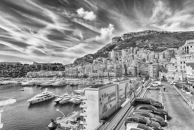 Vue sur les yachts et appartements de luxe à Monte Carlo Monaco