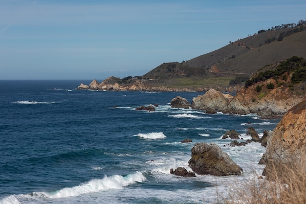 Vues de l'autoroute Big Sur le long de la côte californienne