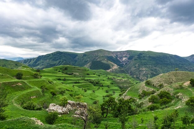 Vues sur les montagnes du Daghestan près du village de Gamsutl Russie juin 2021