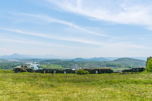 Vues panoramiques depuis les murs de la forteresse médiévale de Rozafa