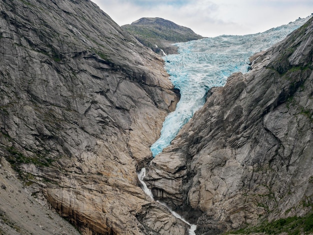 Vues des pics et des glaciers du parc national de Kattanakken Jostedalsbreen Norvège