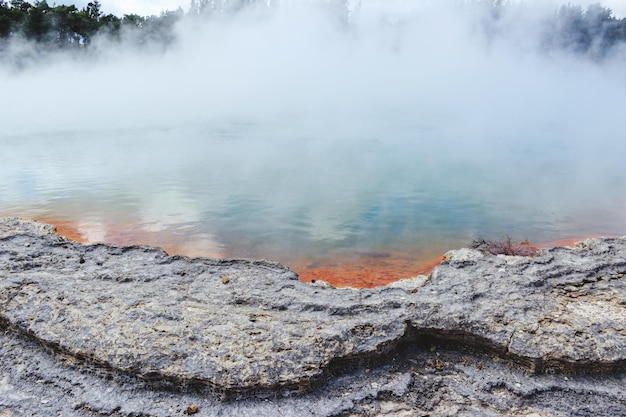 Photo wai o tapu un lieu populaire pour les touristes en nouvelle-zélande