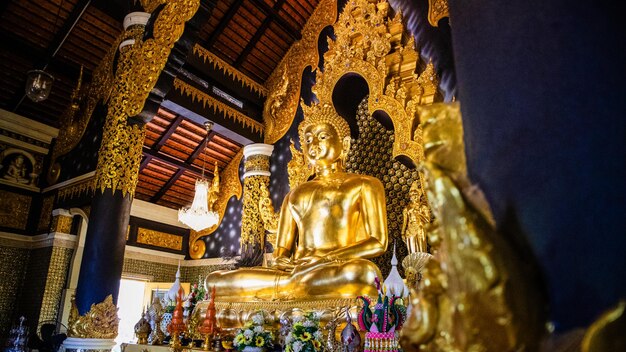 Wat Phra That Doi Phra Chan sur la colline du sommet de la montagne Doi Phra Chan dans la province de Mae Tha Lampang