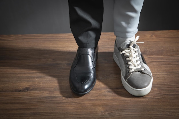 Work Life Balance Concept Chaussures d'affaires et décontractées