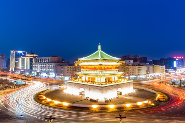 Xi'an le point de départ de l'ancienne route de la soie beau clocher la nuit