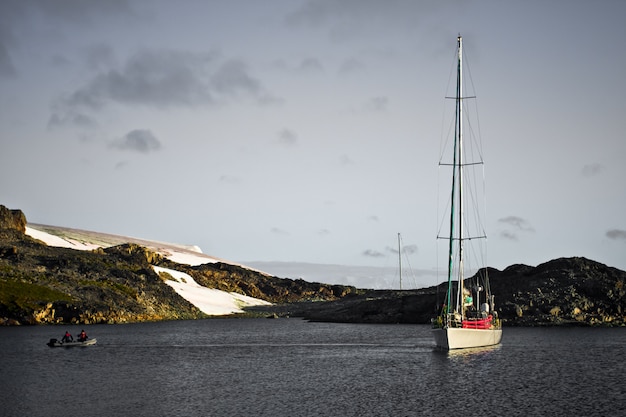 Photo yacht en antarctique