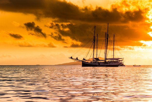 Photo yacht de loisirs à l'océan indien