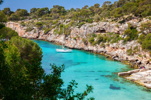 Le yacht en mer azur, Majorque