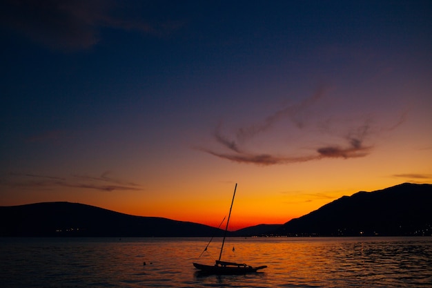 Yachts et bateaux dans la mer Adriatique