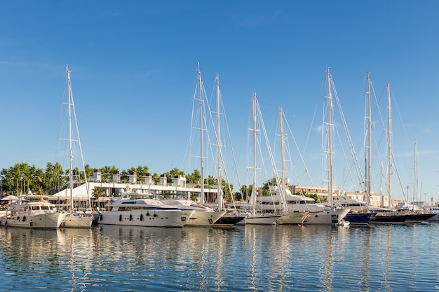 Yachts de luxe amarrés à Palma de Majorque