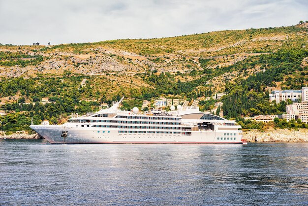 Yachts de luxe à Dubrovnik, Mer Adriatique, Dalmatie, Croatie