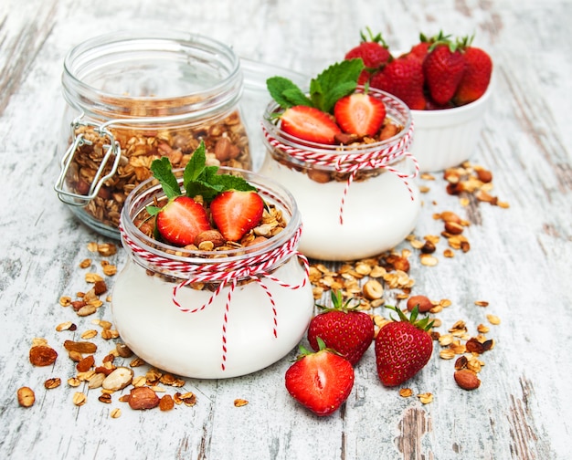 Yaourt et muesli au petit déjeuner